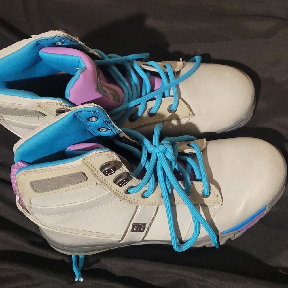 DC skate boots